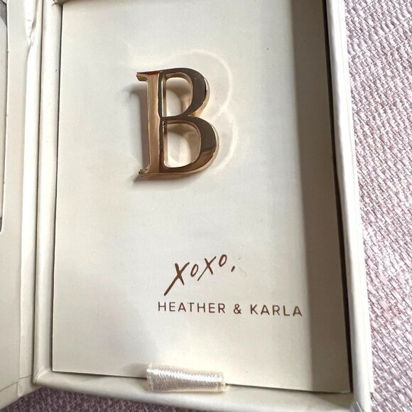 LARK & IVES COLLECTIVES THE GOLD MONOGRAM LYRICS PINS "B" - Picture 3 of 6